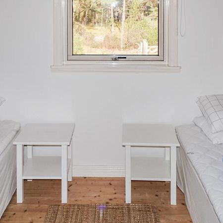 Gorgeous Home In Borrby With Wifi Extérieur photo