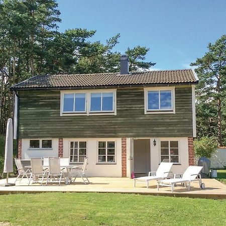 Gorgeous Home In Borrby With Wifi Extérieur photo