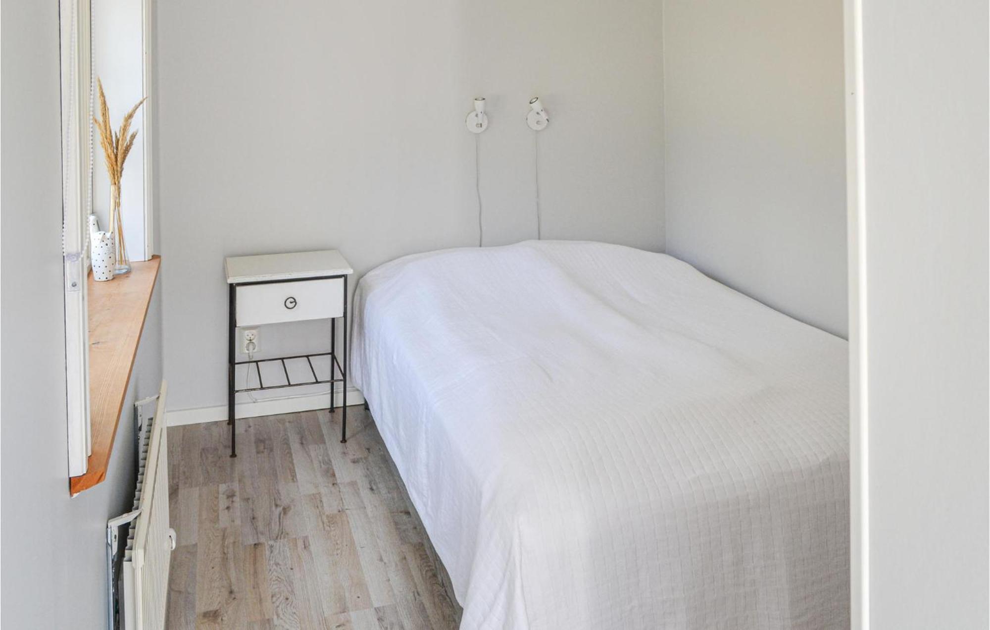 Gorgeous Home In Borrby With Wifi Extérieur photo