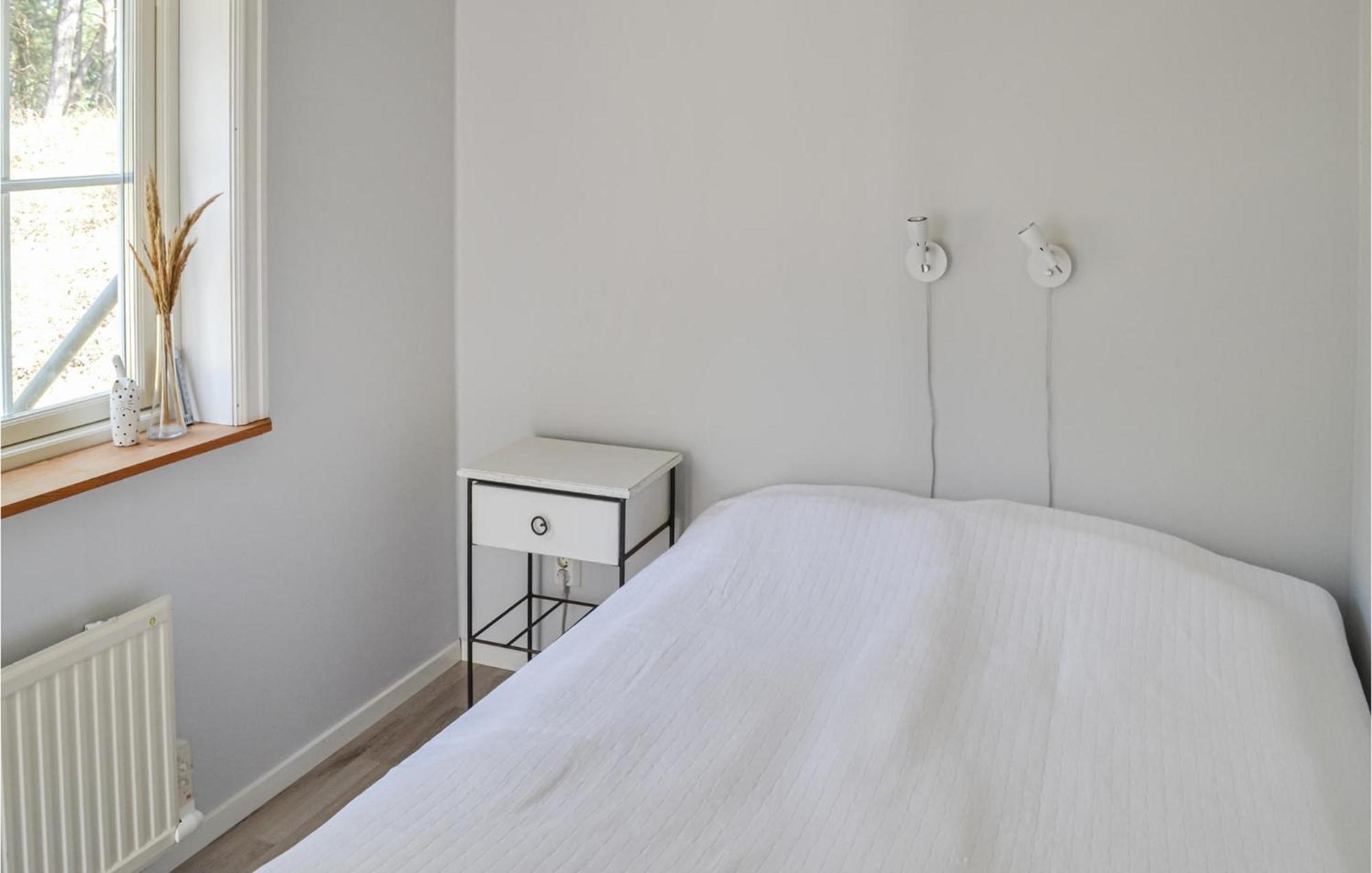 Gorgeous Home In Borrby With Wifi Extérieur photo
