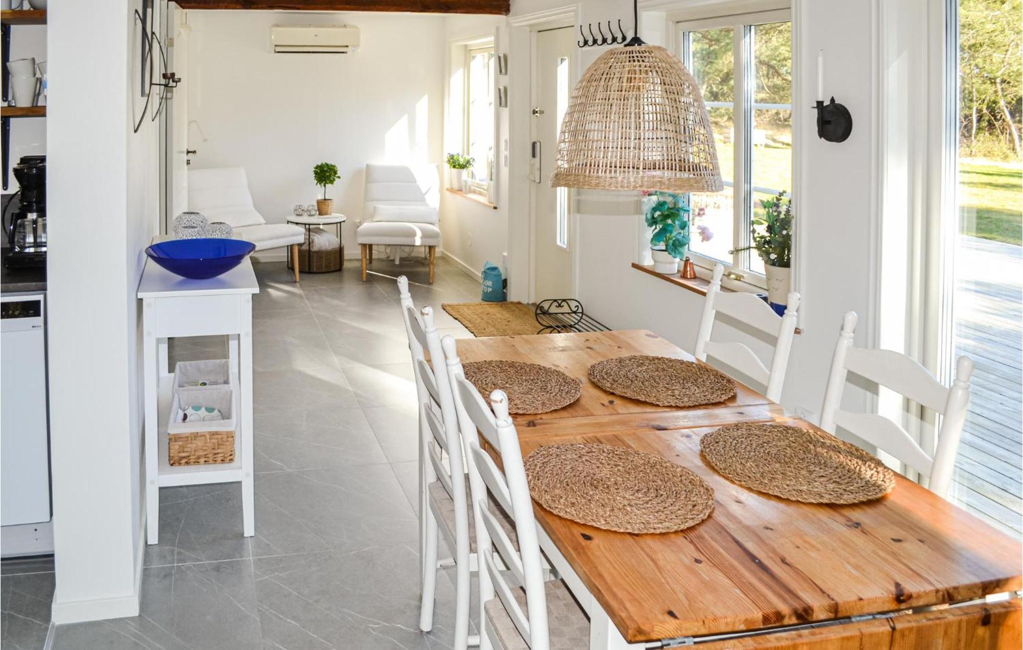 Gorgeous Home In Borrby With Wifi Extérieur photo